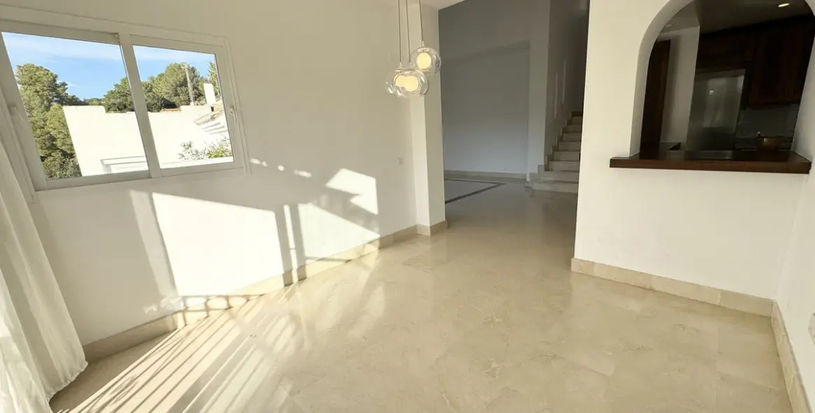 Long-term rent of semi-detached house in Istán 3