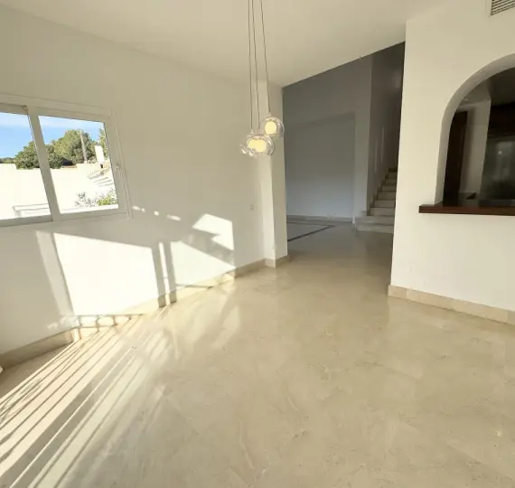 Long-term rent of semi-detached house in Istán