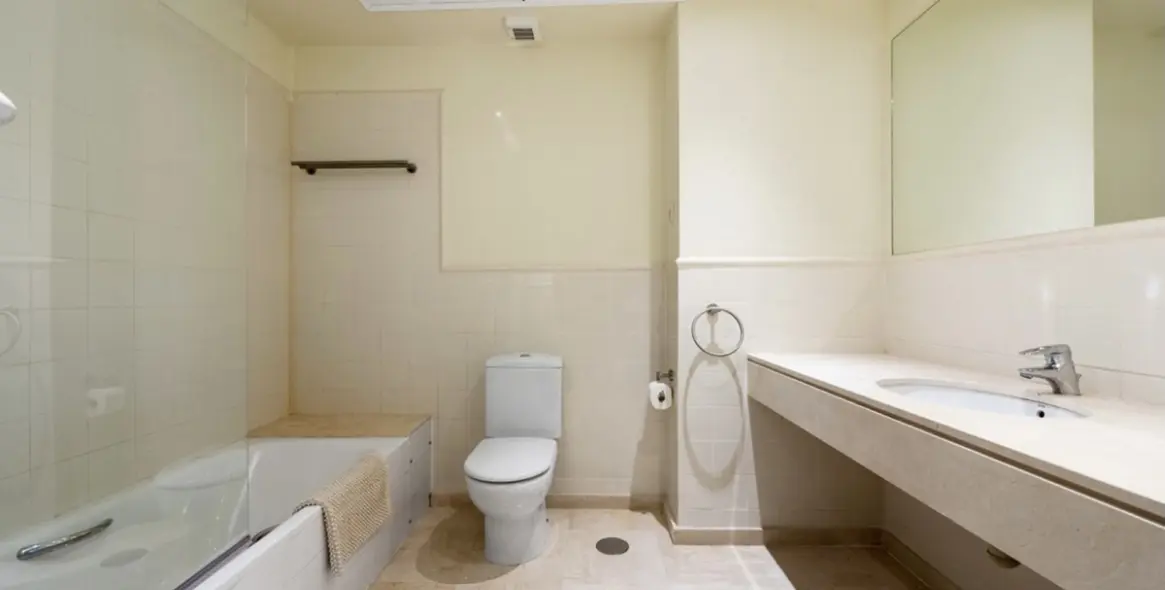 Long-term rent of semi-detached house in Istán 11