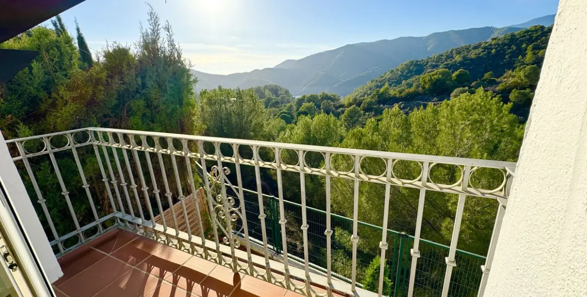 Long-term rent of semi-detached house in Istán 15