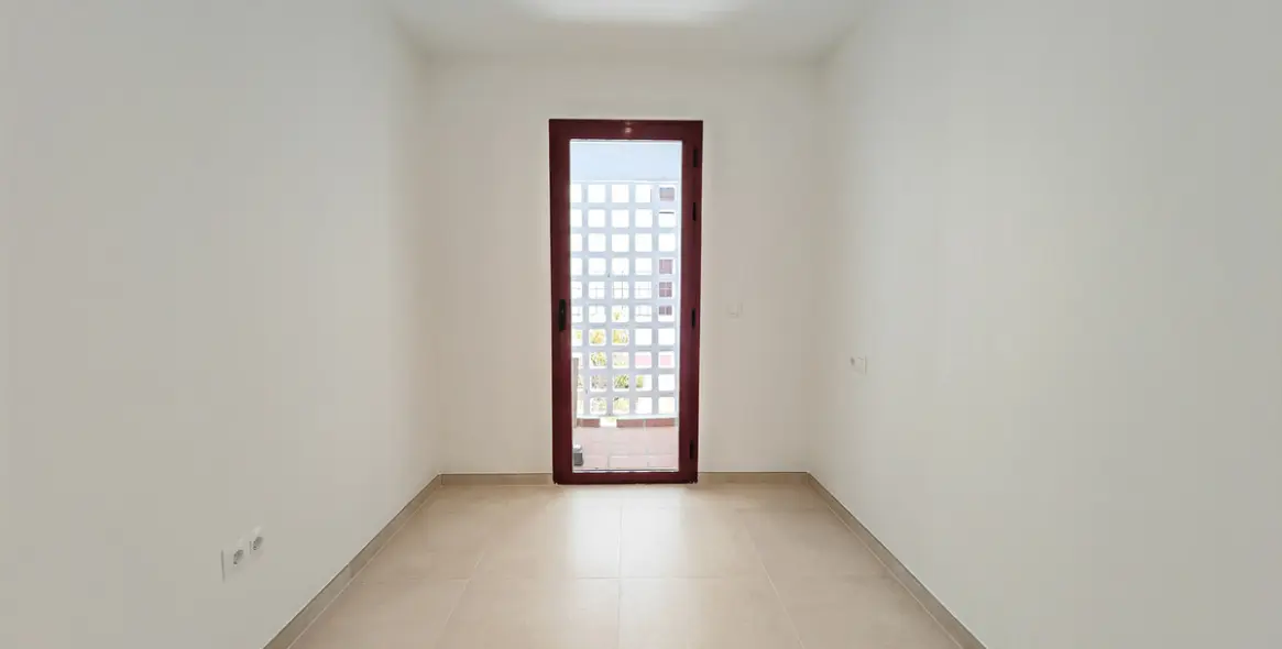 Long-term rent of ground floor apartment in Nueva Andalucía 17