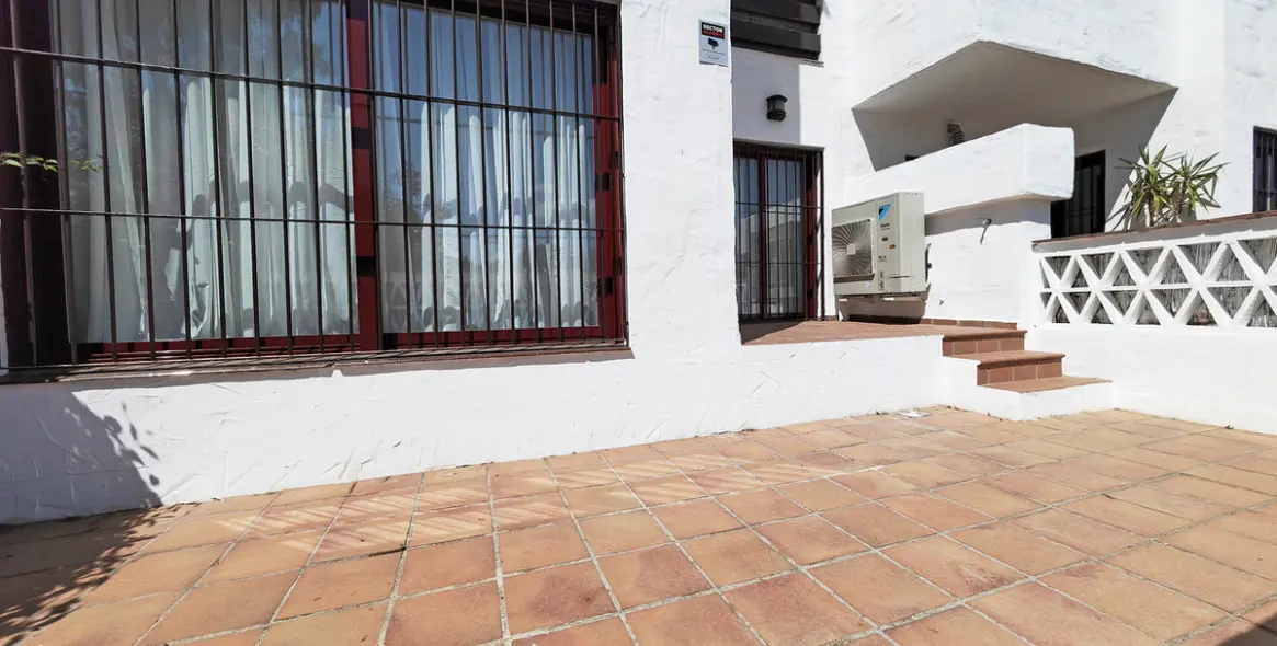 Long-term rent of ground floor apartment in Nueva Andalucía 19
