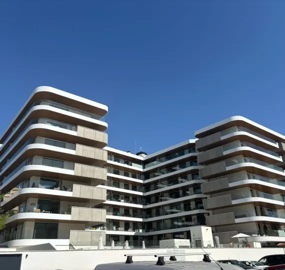 Долгосрочная аренда апартаментов на среднем этаже в Fuengirola