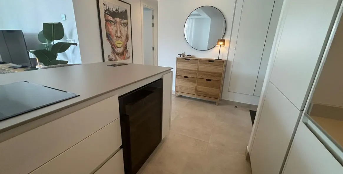 Alquiler a largo plazo de apartamento en planta media en Fuengirola 1
