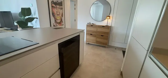 Alquiler a largo plazo de apartamento en planta media en Fuengirola 0