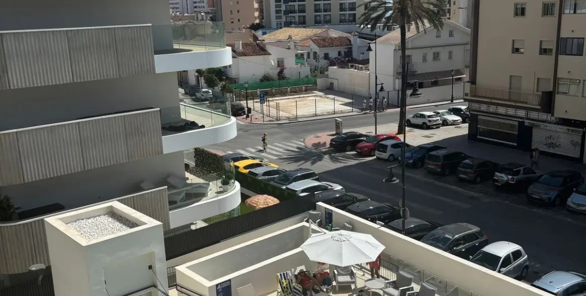 Alquiler a largo plazo de apartamento en planta media en Fuengirola 2