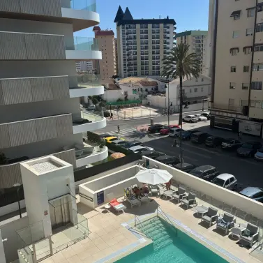 Alquiler a largo plazo de apartamento en planta media en Fuengirola