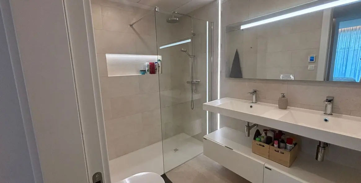 Alquiler a largo plazo de apartamento en planta media en Fuengirola 43