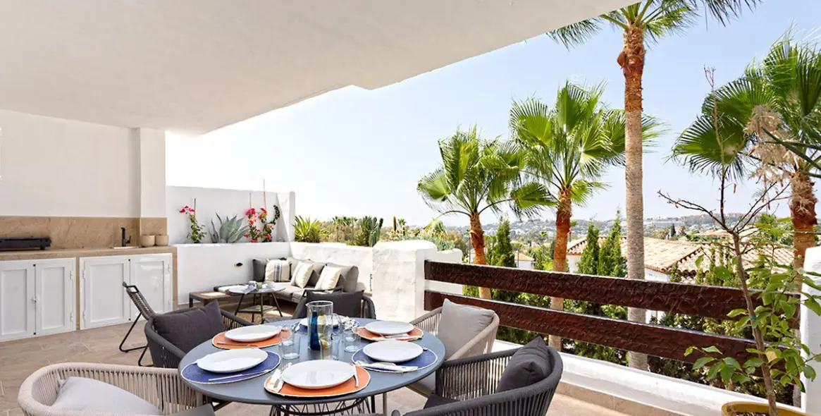 Long-term rent of middle floor apartment in Nueva Andalucía 1