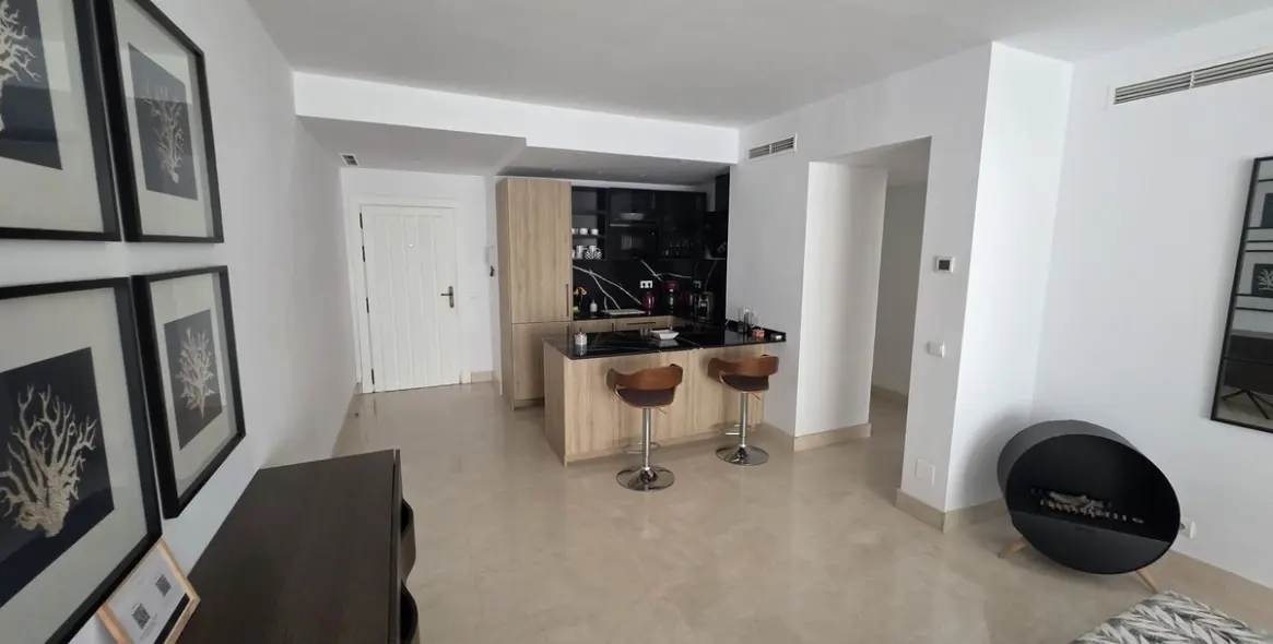 Long-term rent of middle floor apartment in Nueva Andalucía 4
