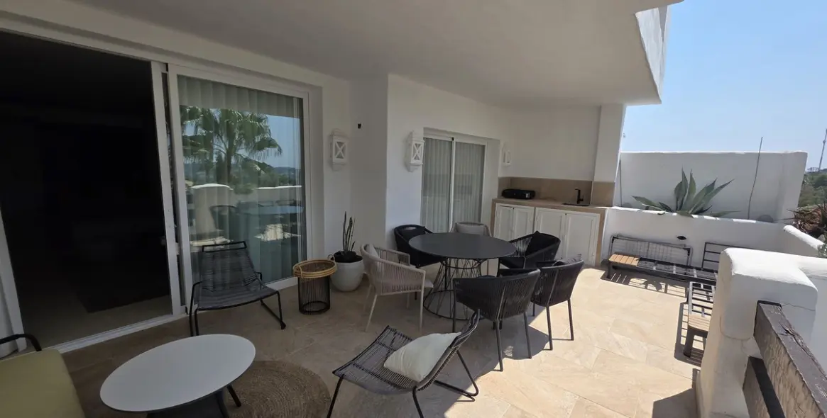 Long-term rent of middle floor apartment in Nueva Andalucía 9