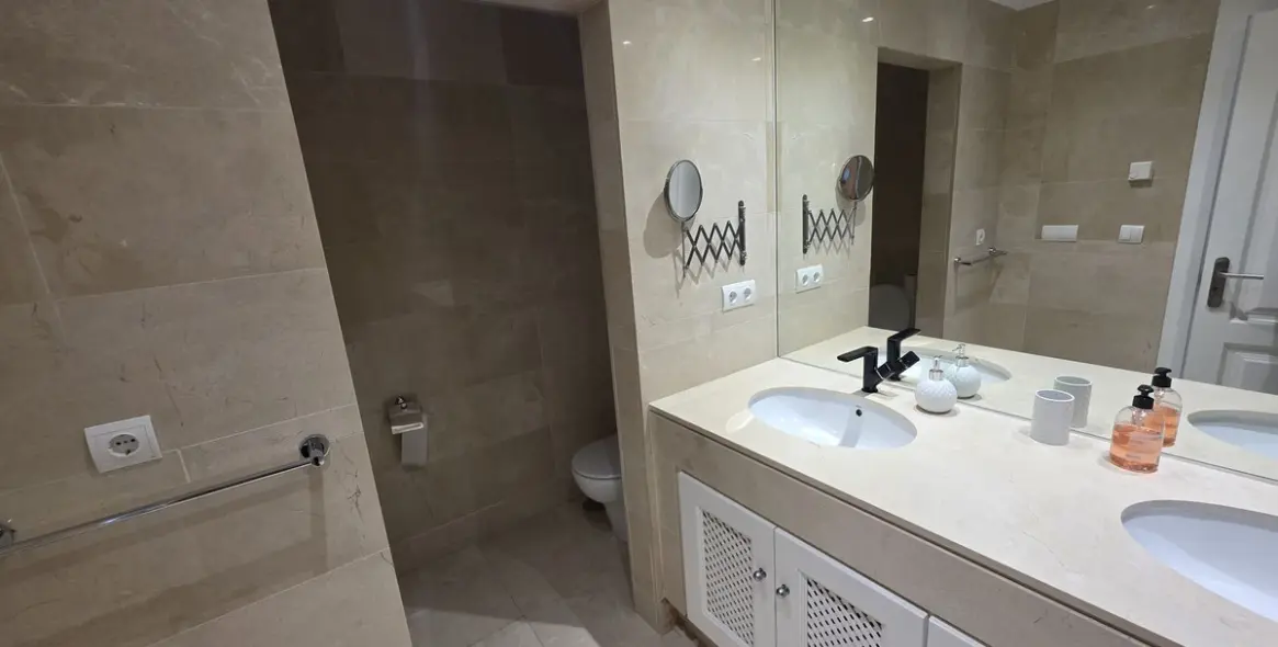 Long-term rent of middle floor apartment in Nueva Andalucía 14