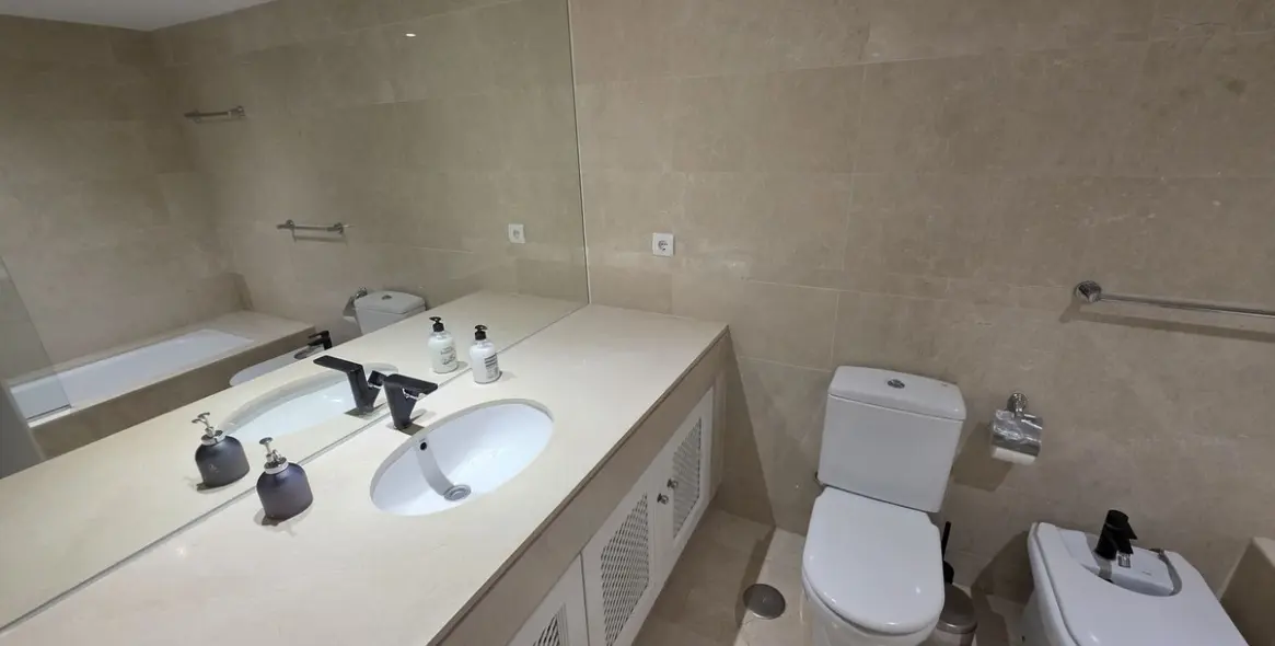 Long-term rent of middle floor apartment in Nueva Andalucía 17