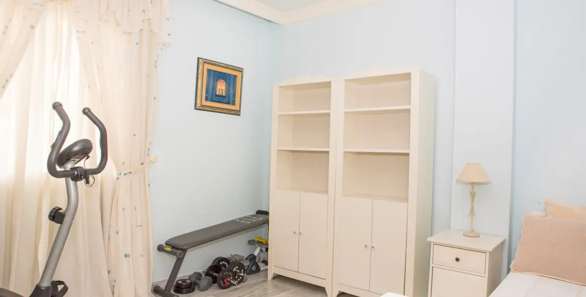 Долгосрочная аренда двухуровневого пентхауса в Guadalmina Baja 23