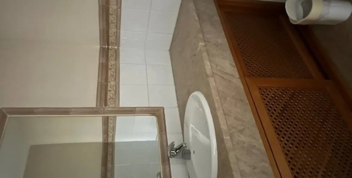 Долгосрочная аренда апартаментов на первом этаже в Marbella (район Marbella) 7