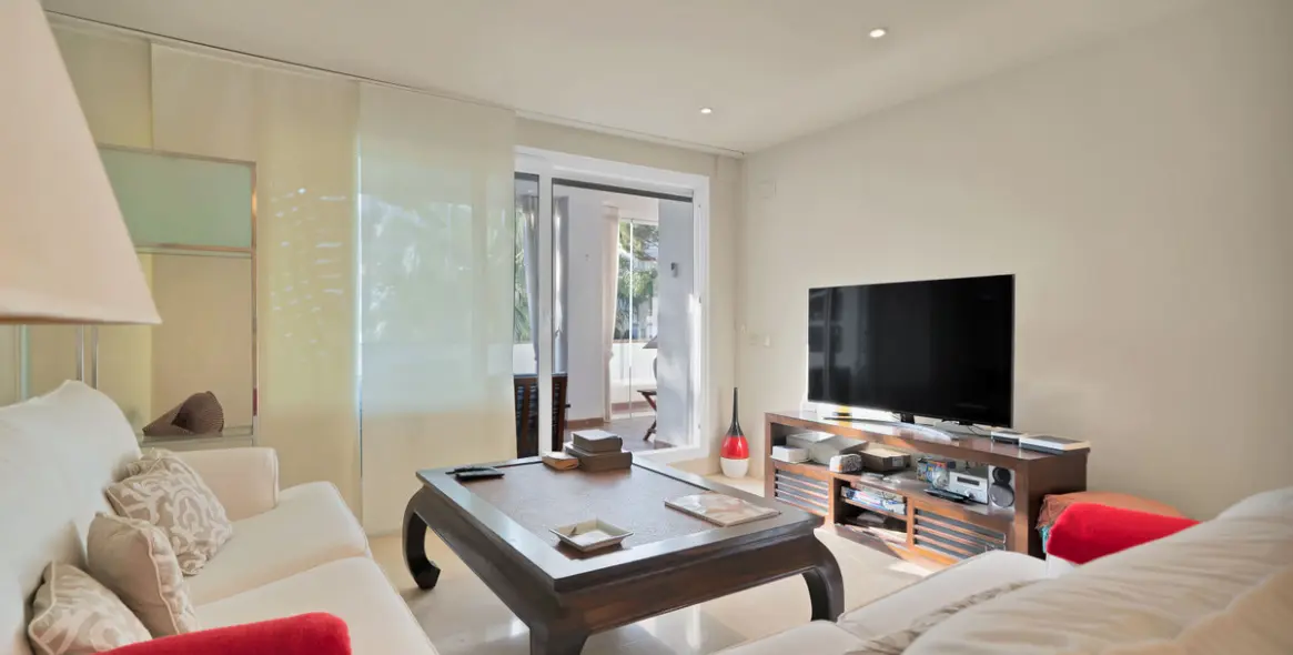 Долгосрочная аренда апартаментов на первом этаже в Marbella (район Marbella) 4