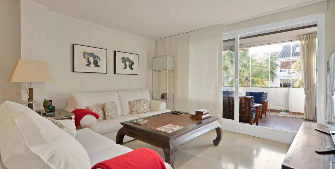 Долгосрочная аренда апартаментов на первом этаже в Marbella (район Marbella) 7