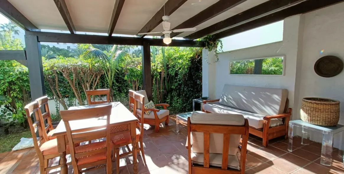 Долгосрочная аренда апартаментов на первом этаже в Puerto Banús 13