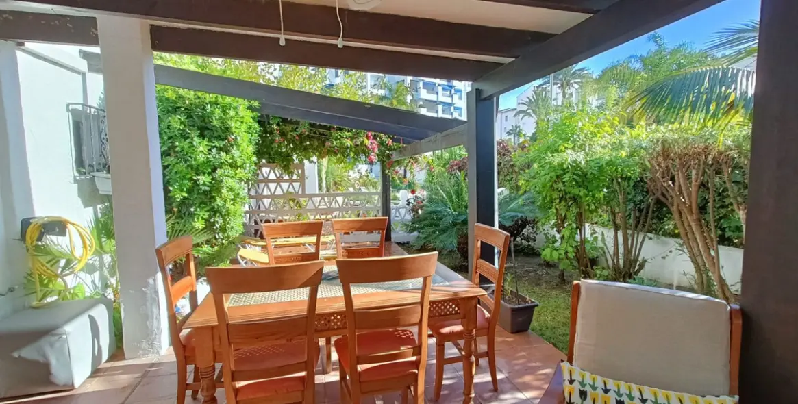 Долгосрочная аренда апартаментов на первом этаже в Puerto Banús 14