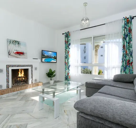 Долгосрочная аренда двухуровневого пентхауса в Calahonda