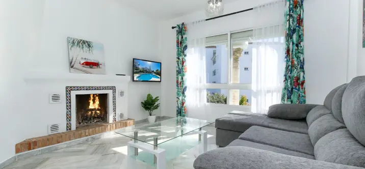 Долгосрочная аренда двухуровневого пентхауса в Calahonda 0