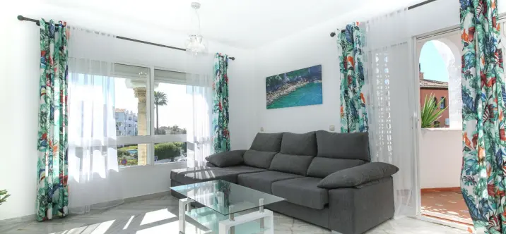 Долгосрочная аренда двухуровневого пентхауса в Calahonda 1