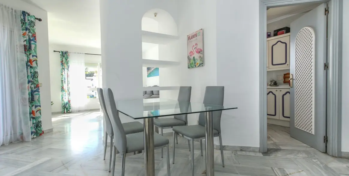 Долгосрочная аренда двухуровневого пентхауса в Calahonda 3