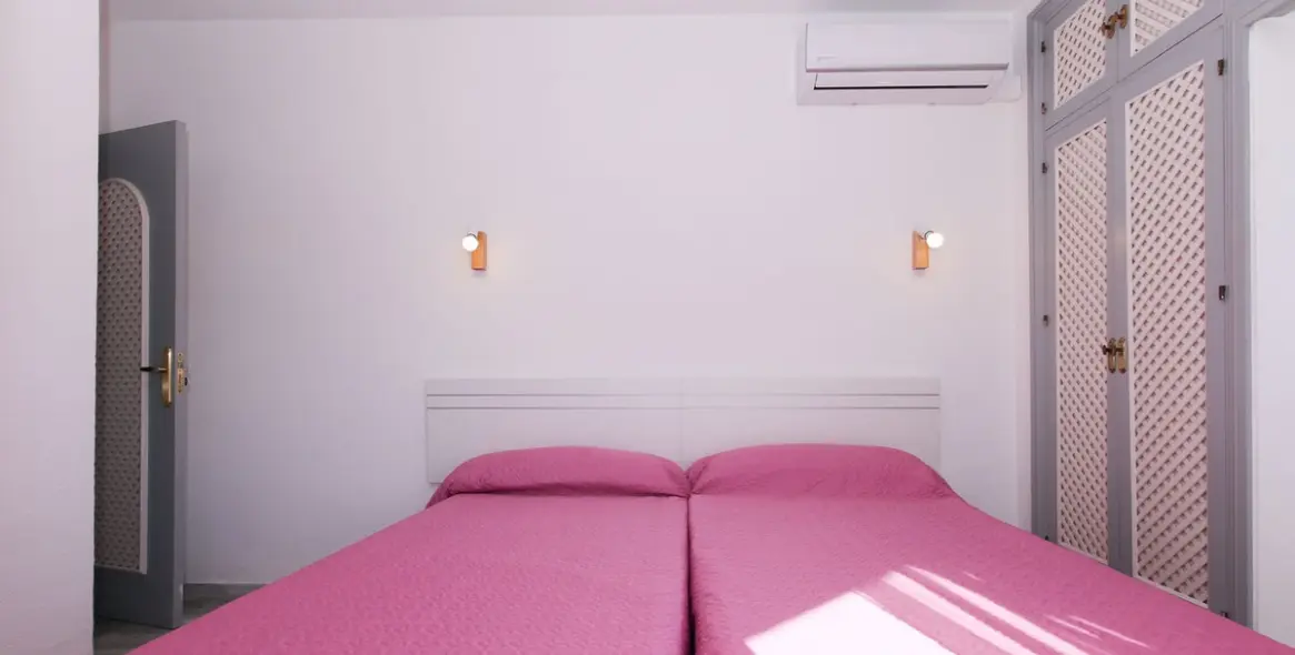 Долгосрочная аренда двухуровневого пентхауса в Calahonda 10