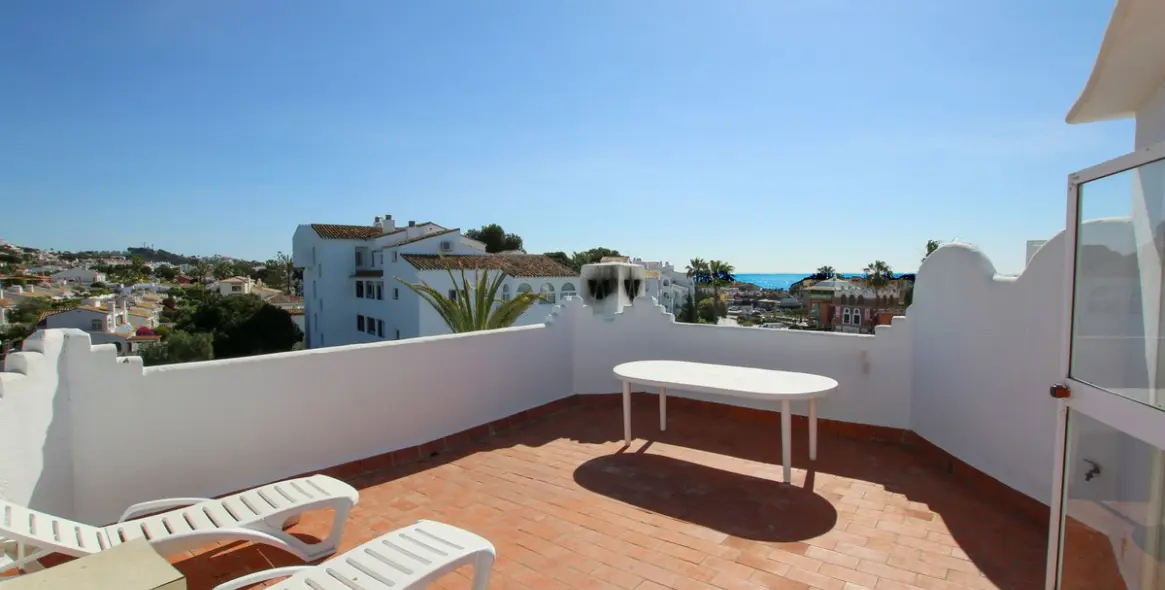 Долгосрочная аренда двухуровневого пентхауса в Calahonda 12