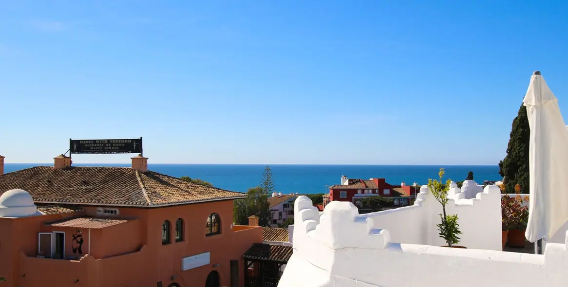 Долгосрочная аренда двухуровневого пентхауса в Calahonda 13