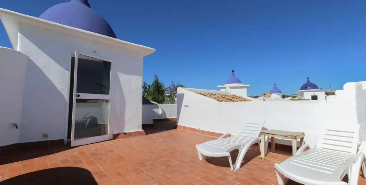 Долгосрочная аренда двухуровневого пентхауса в Calahonda 14