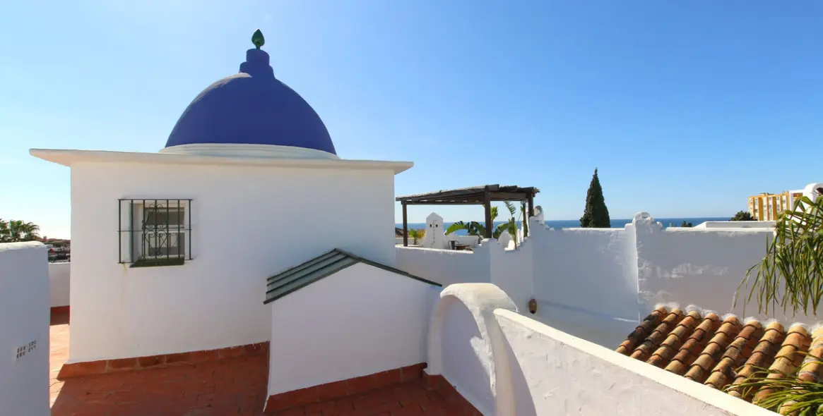 Долгосрочная аренда двухуровневого пентхауса в Calahonda 15