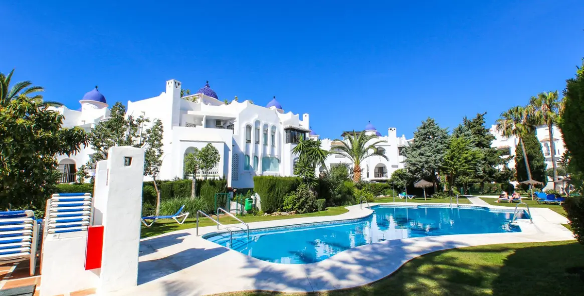 Долгосрочная аренда двухуровневого пентхауса в Calahonda 19