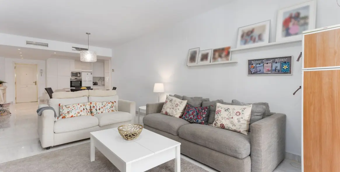 Alquiler a largo plazo de apartamento en planta baja en San Pedro de Alcántara 4