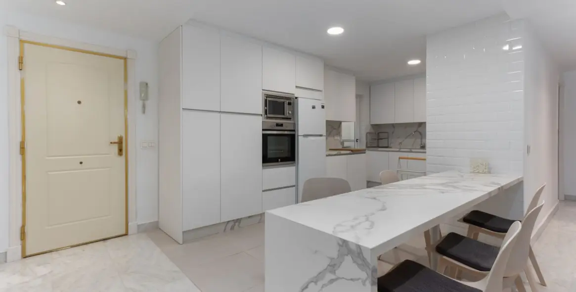 Alquiler a largo plazo de apartamento en planta baja en San Pedro de Alcántara 9