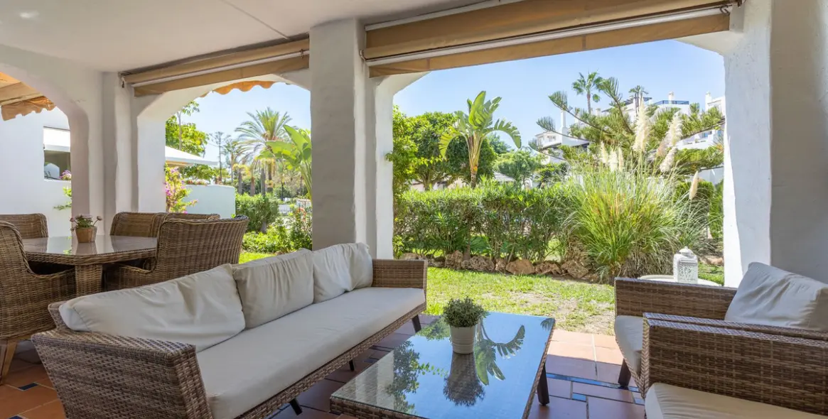 Alquiler a largo plazo de apartamento en planta baja en San Pedro de Alcántara 13