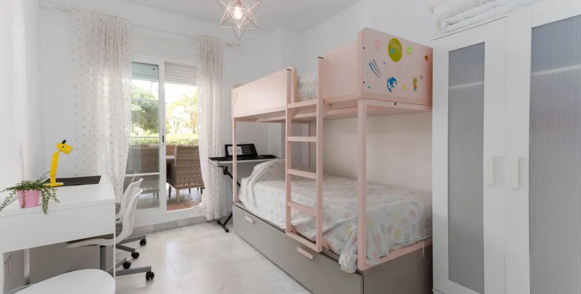 Alquiler a largo plazo de apartamento en planta baja en San Pedro de Alcántara 18