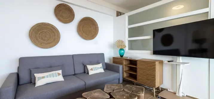 Long-term rent of middle floor apartment in Elviria 4