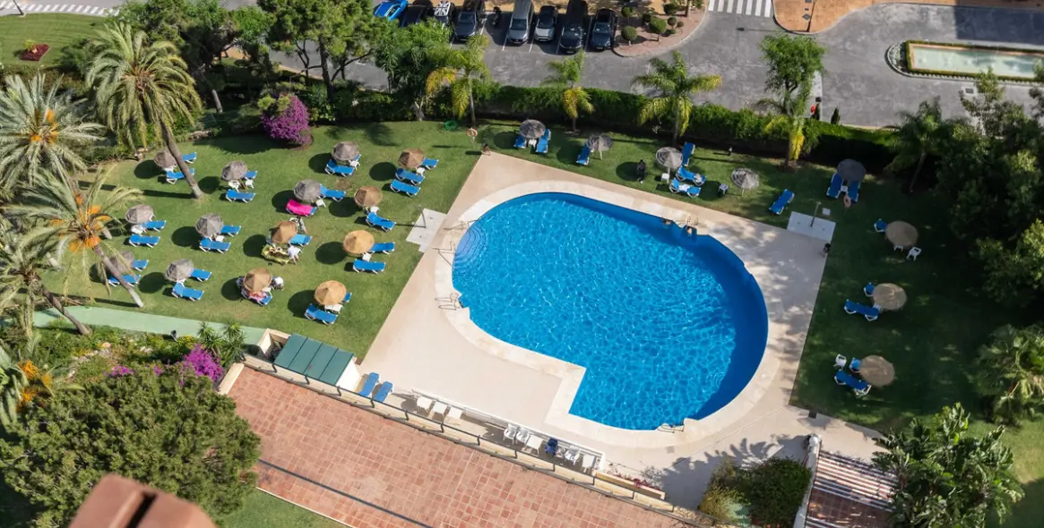 Long-term rent of middle floor apartment in Elviria 14