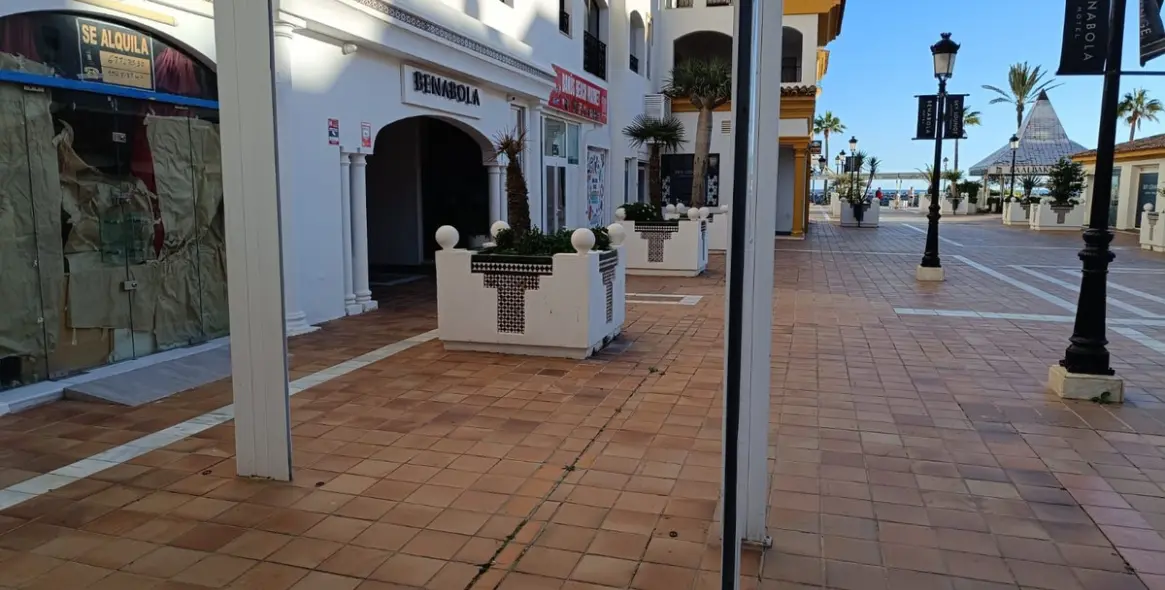 Long-term rent of bar in Puerto Banús 1
