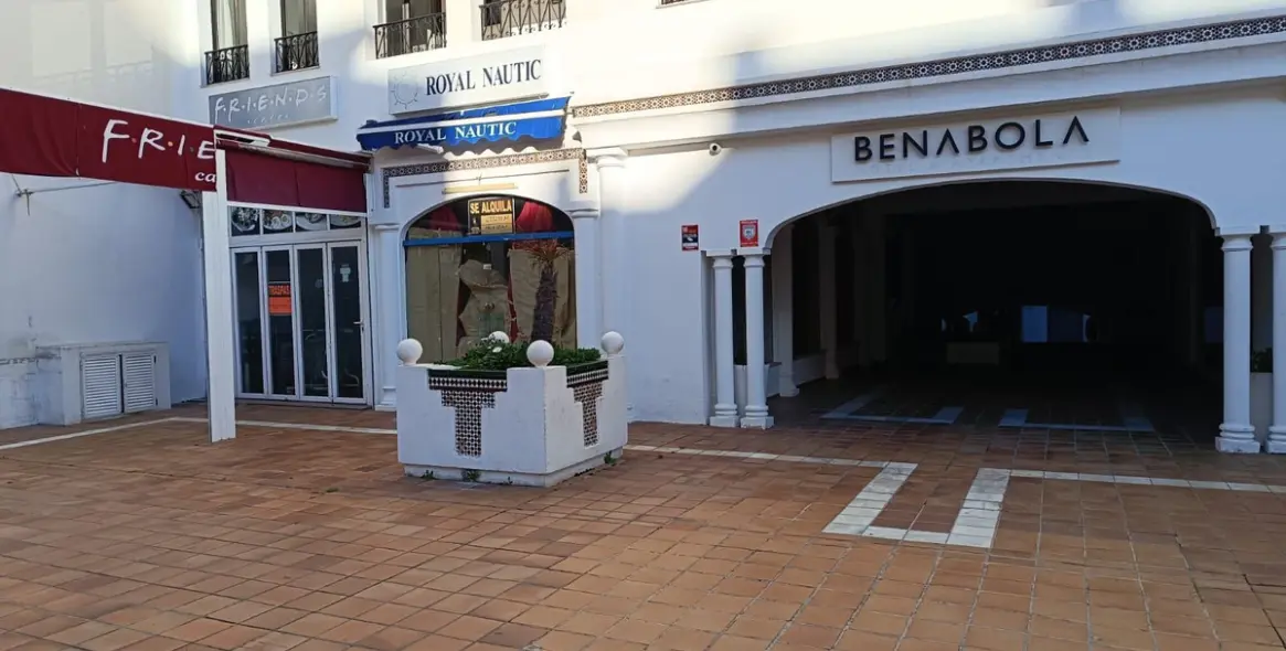 Long-term rent of bar in Puerto Banús 2