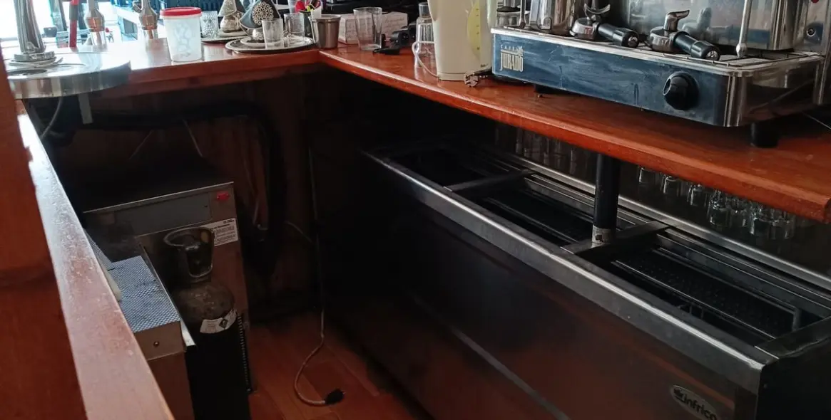 Long-term rent of bar in Puerto Banús 3