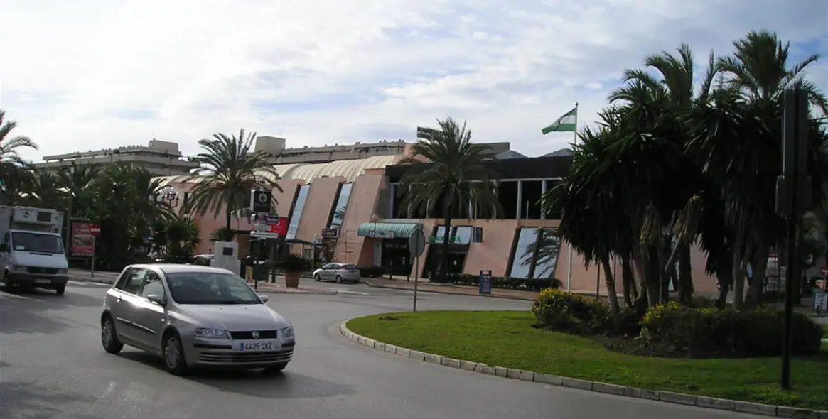 Long-term rent of office in Puerto Banús 12