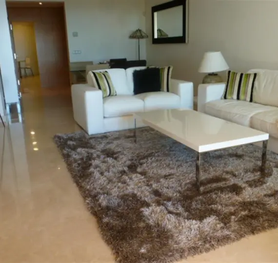 Долгосрочная аренда апартаментов на среднем этаже в La Quinta