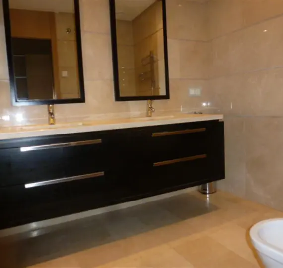 Долгосрочная аренда апартаментов на среднем этаже в La Quinta