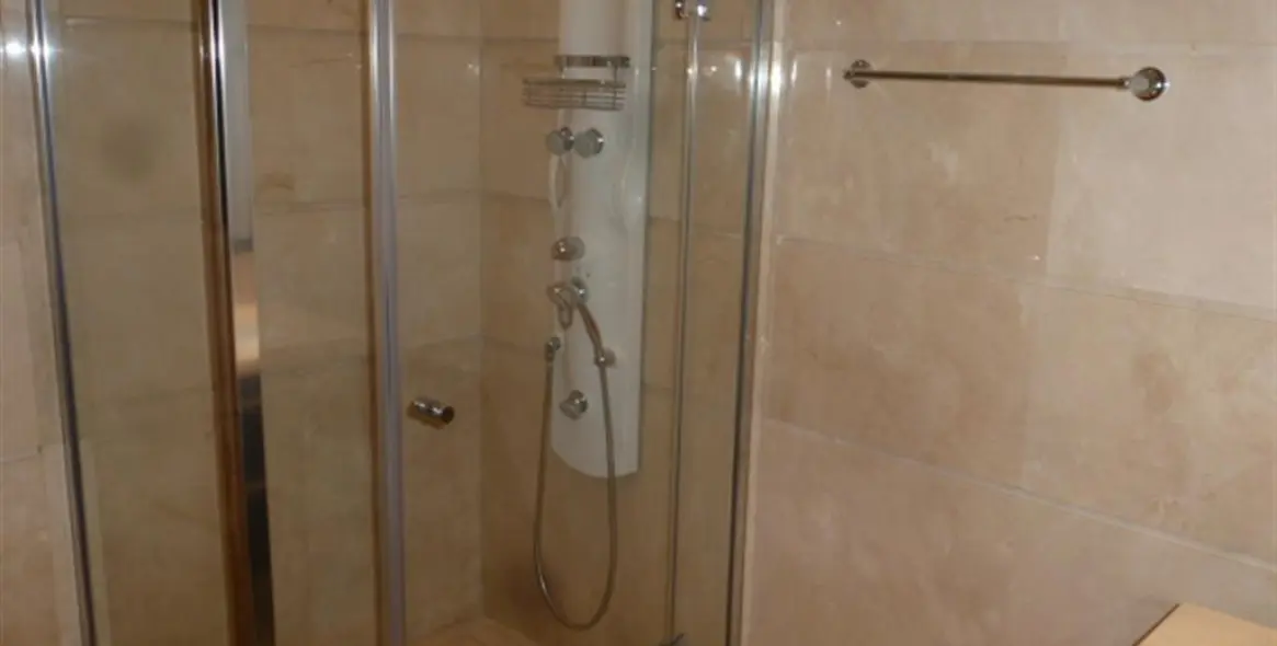 Долгосрочная аренда апартаментов на среднем этаже в La Quinta 12