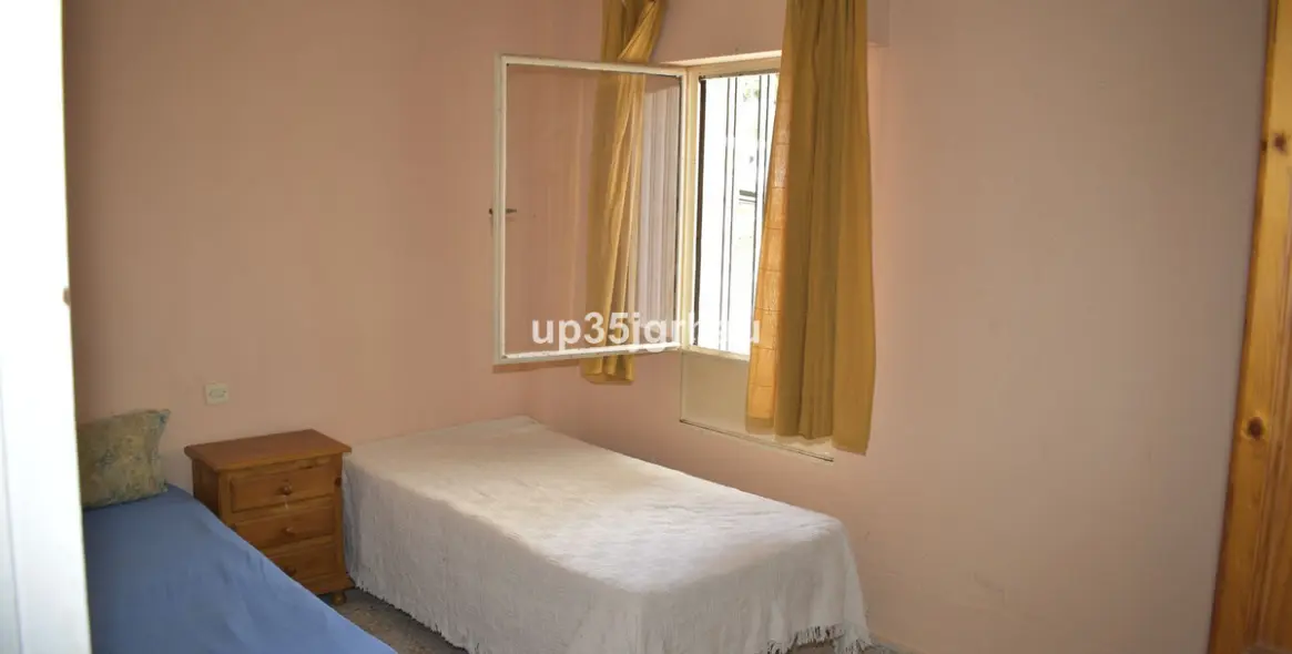 Long-term rent of ground floor apartment in Estepona 5