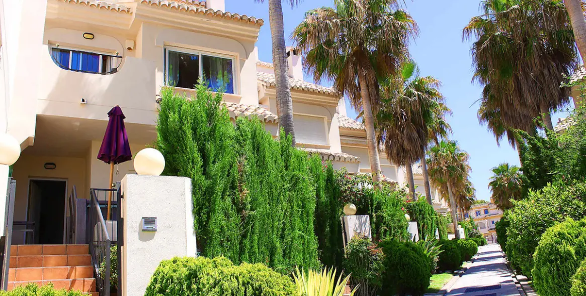 Long-term rent of townhouse in Las Chapas 9