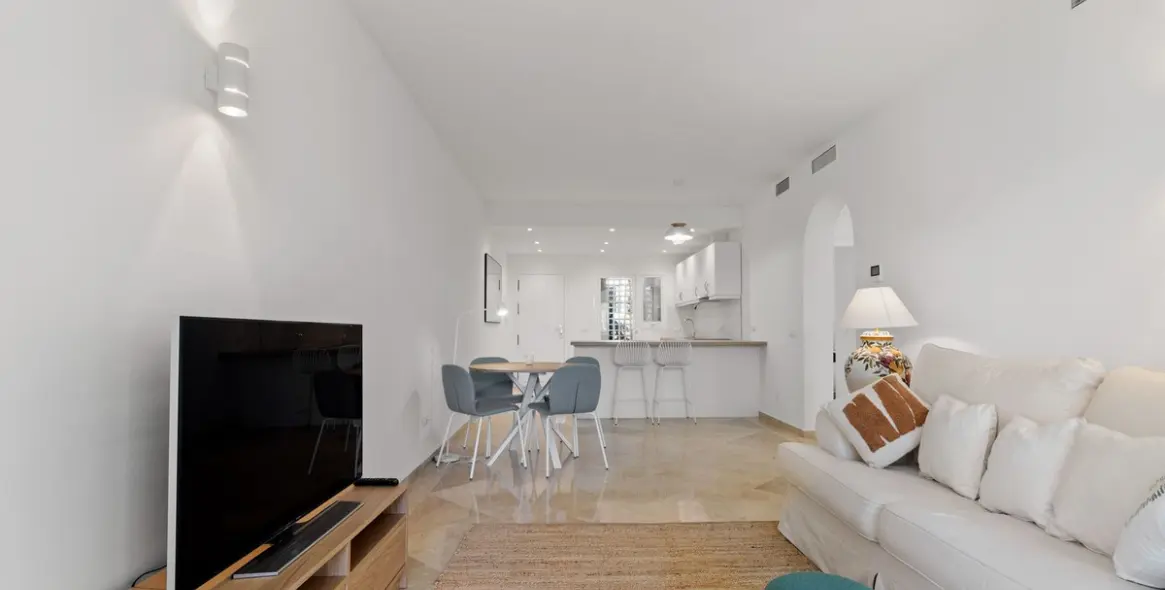 Долгосрочная аренда апартаментов на первом этаже в Costalita 12