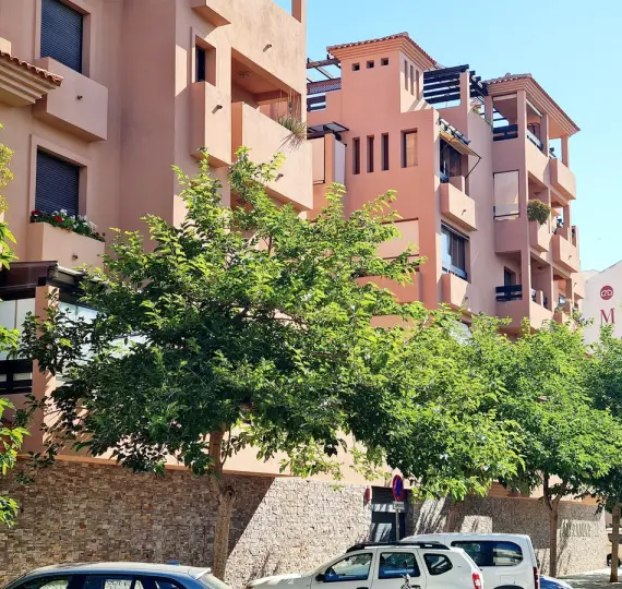 Долгосрочная аренда апартаментов на среднем этаже в Benalmadena